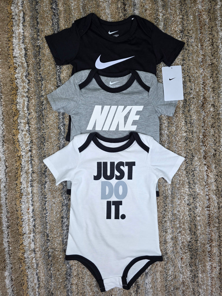 Paquete 3 Mamelucos Nike